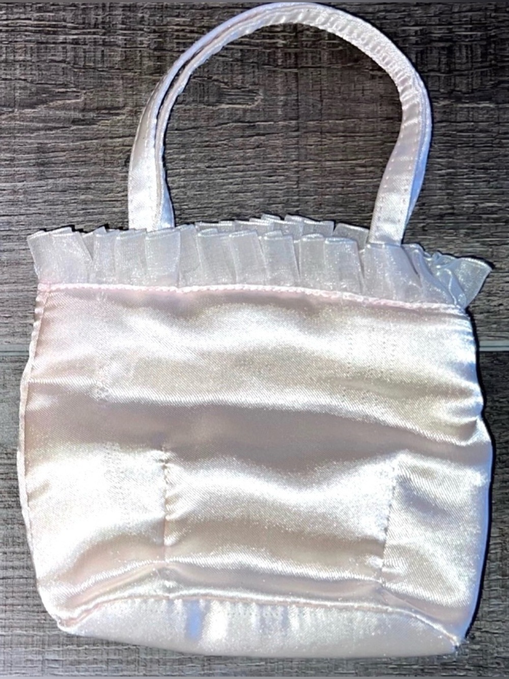 π Small Pink Satin Purse with Ribbon Trim